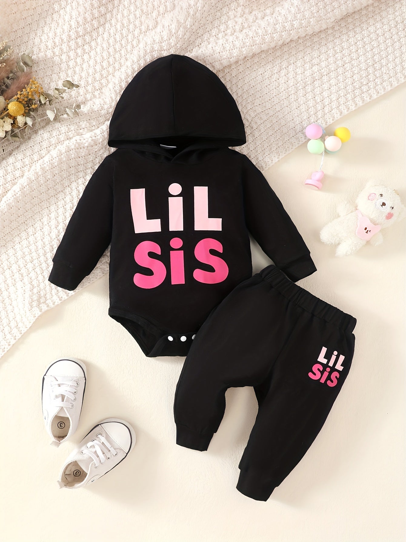 2-Piece Lovely Baby Girls' Spring and Autumn Long Sleeve Hooded Sweatshirt Set - Pant Sets with "LIL SIS" Letter Print Cute Coat, Solid Color Trouser Romper, and Adorable Infant Clothes for Little Sisters